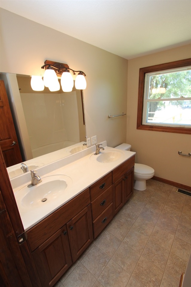 12639 Spencerville Road Harlan, IN 46743 - Photo 12 of 32 Gallery Image 12