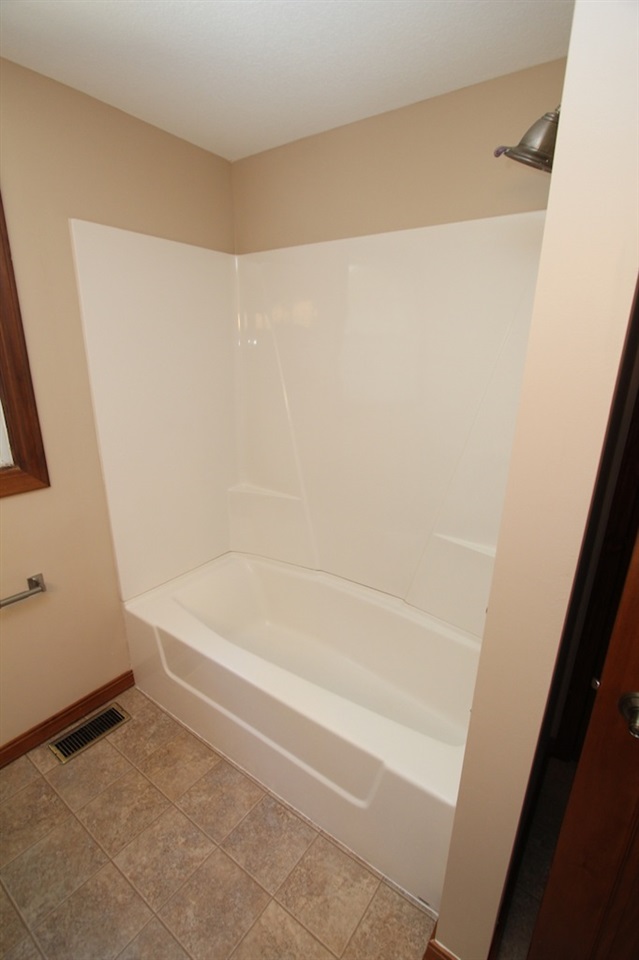 12639 Spencerville Road Harlan, IN 46743 - Photo 13 of 32 Gallery Image 13