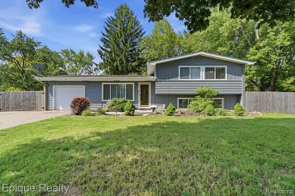 $230,000 | 5370 Oaktree Court, Flint, MI 48532
