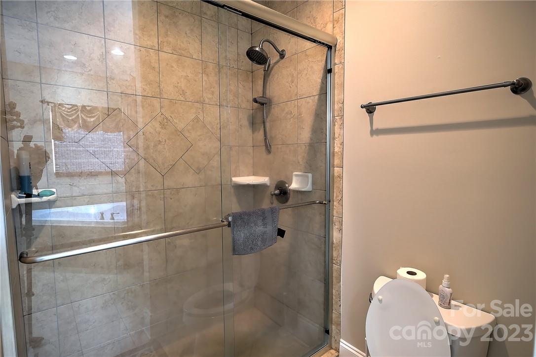 9543 Island Point Road Sherrills Ford, NC 28673 - Photo 10 of 31 a bathroom with a shower