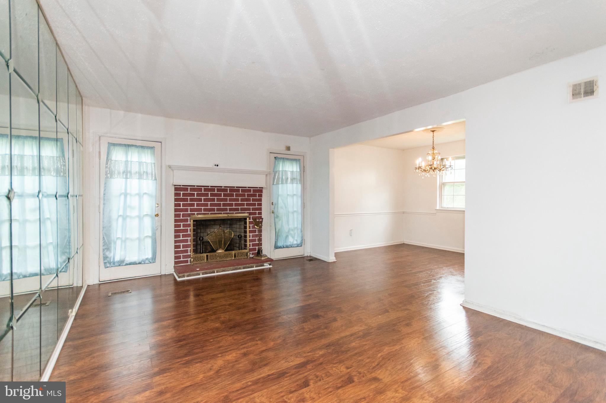 7705 Oak Lane Road Cheltenham, PA 19012 - Photo 2 of 40 Gallery Image 2