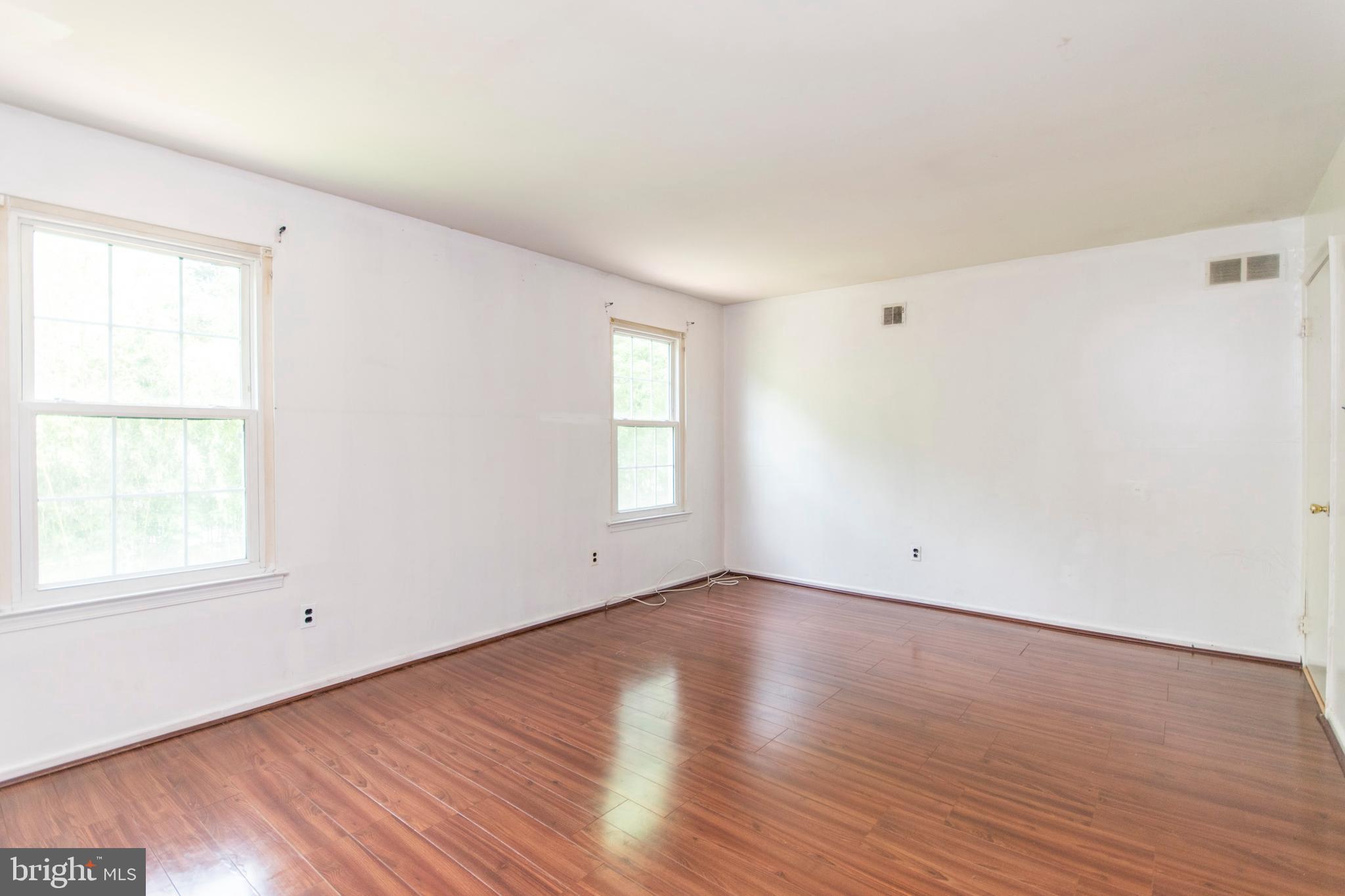 7705 Oak Lane Road Cheltenham, PA 19012 - Photo 15 of 40 Gallery Image 15