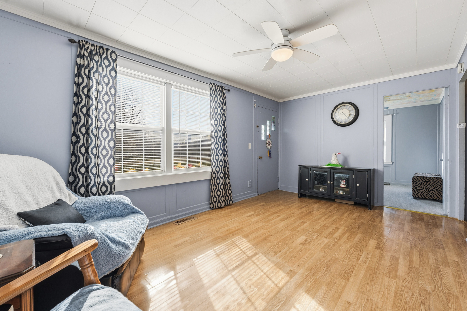 101 Oakleaf Road Lake In The Hills, IL 60156 - Photo 4 of 18 Gallery Image 4