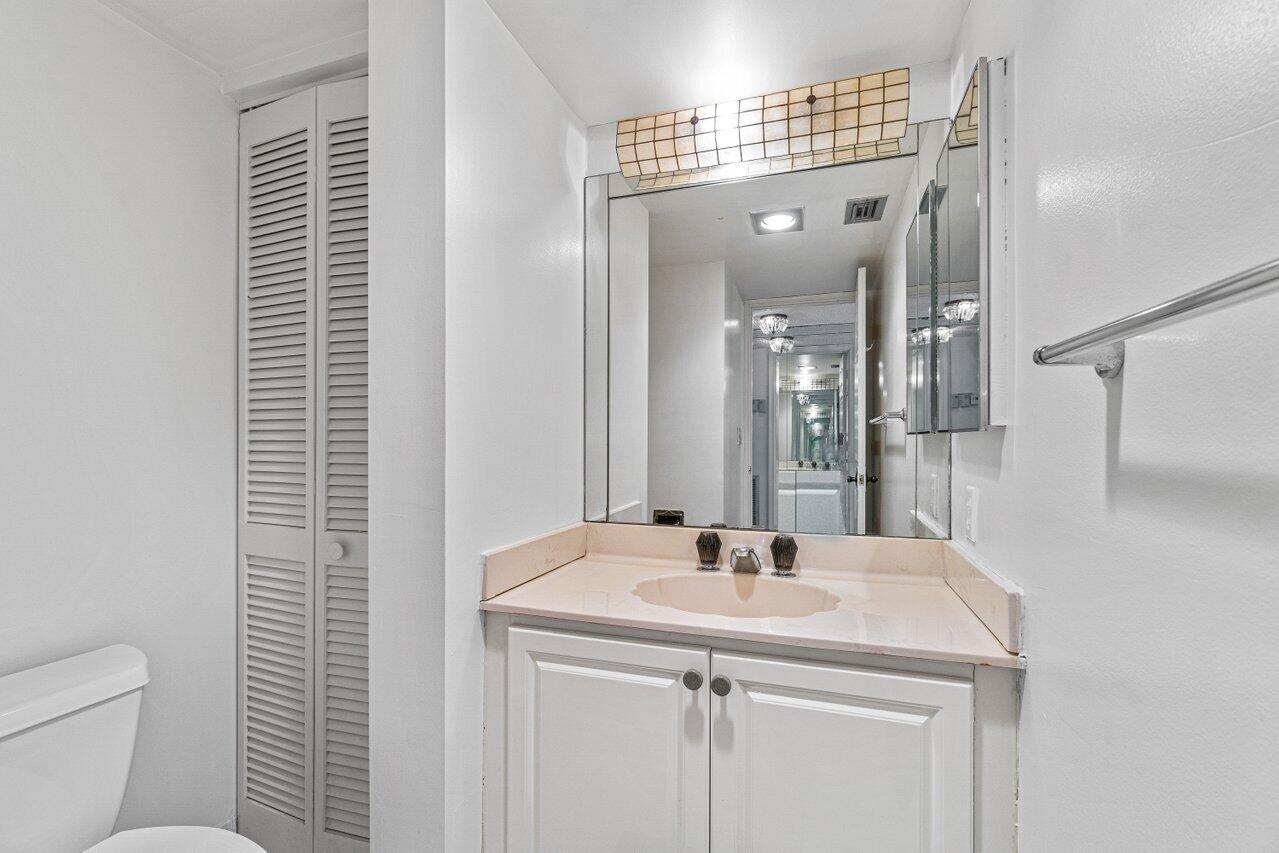 800 Jeffery Street, Unit 308 Boca Raton, FL 33487 - Photo 12 of 38 011-800JefferyStreet-BocaRaton-FL-33487-
