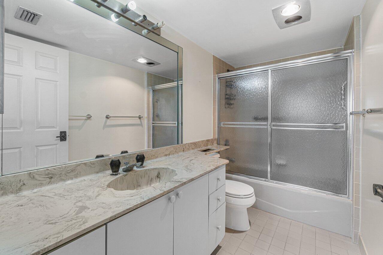 800 Jeffery Street, Unit 308 Boca Raton, FL 33487 - Photo 19 of 38 018-800JefferyStreet-BocaRaton-FL-33487-