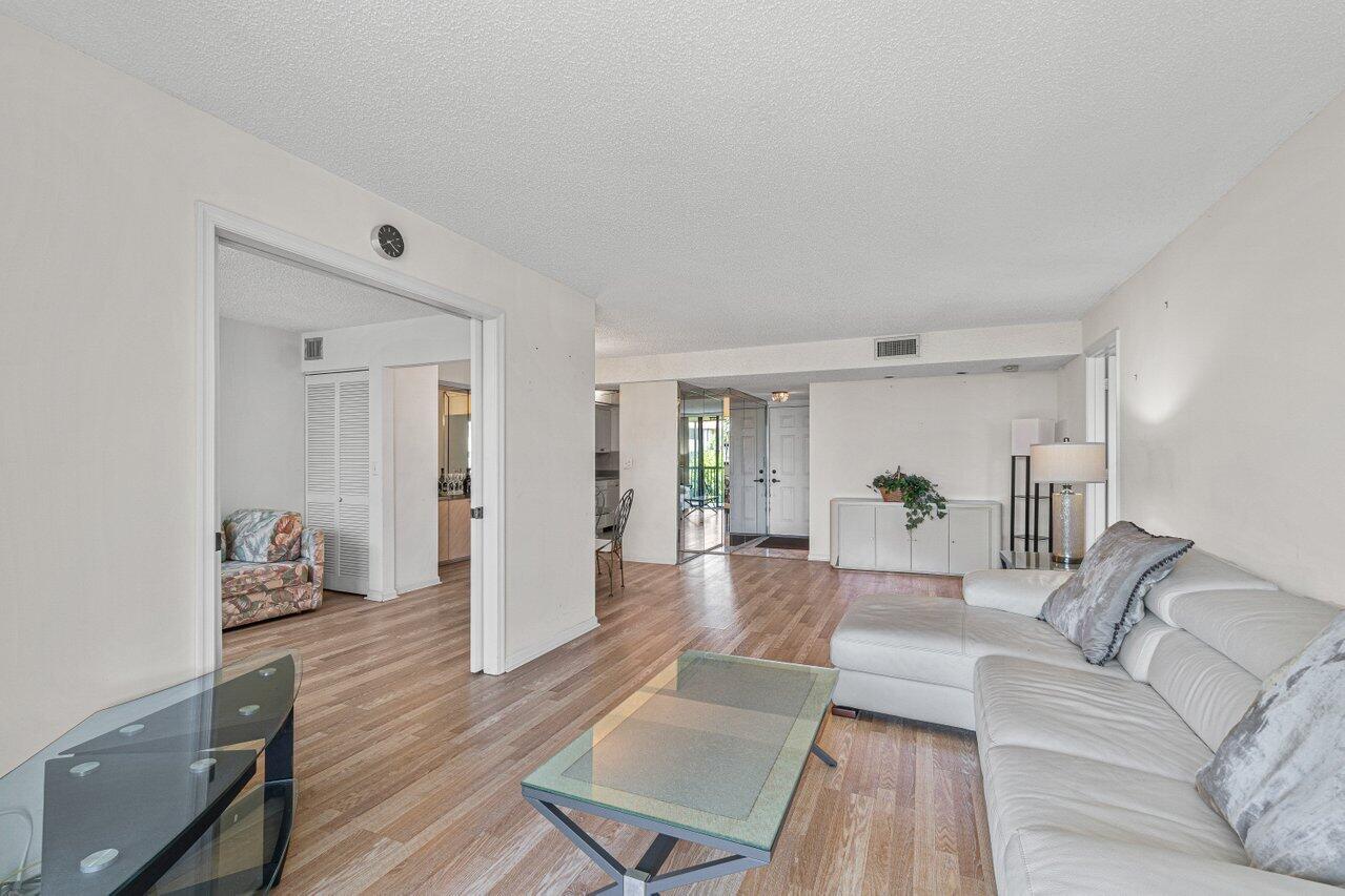 800 Jeffery Street, Unit 308 Boca Raton, FL 33487 - Photo 10 of 38 009-800JefferyStreet-BocaRaton-FL-33487-
