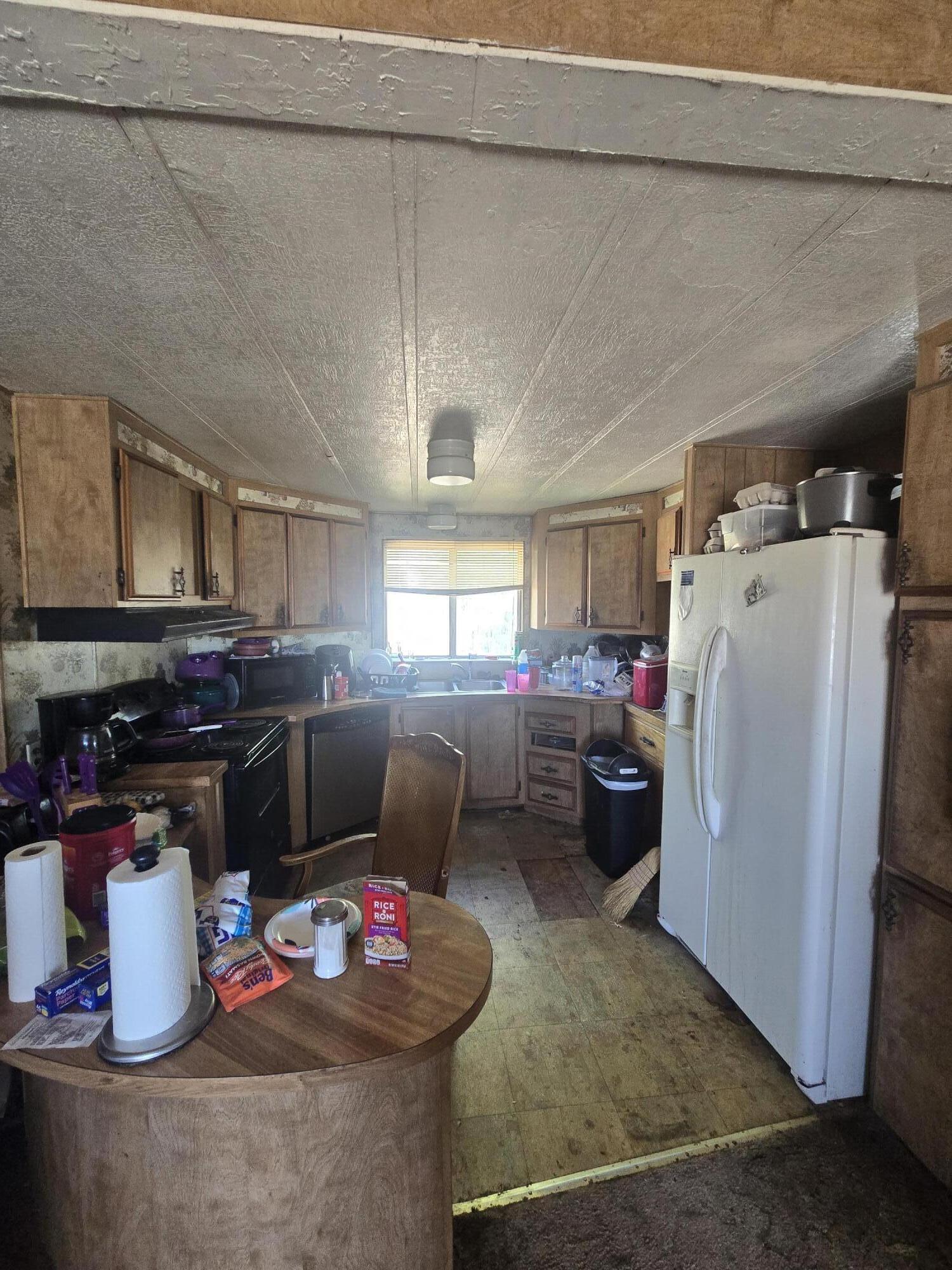 3138 Sheep Mountain Road Macdoel, CA 96058 - Photo 8 of 47 Kitchen