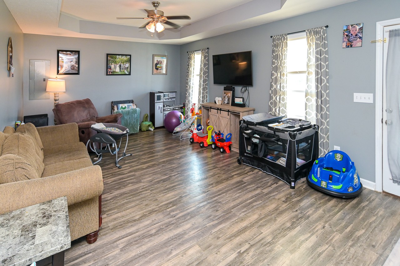280 Flintville School Road Elora, TN 37328 - Photo 6 of 40 a living room with furniture and a flat screen tv