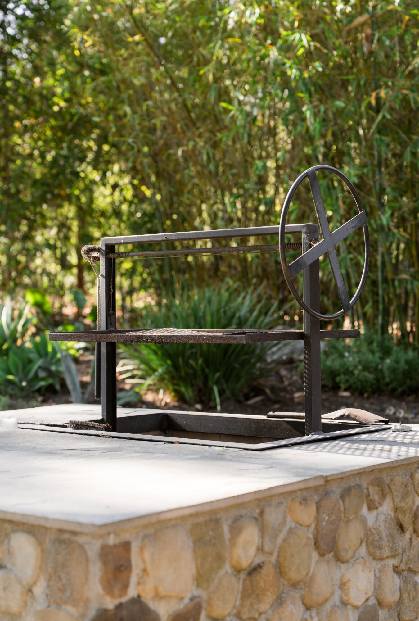 3880-3882 Foothill Road Carpinteria, CA 93013 - Photo 20 of 30 Santa Maria BBQ