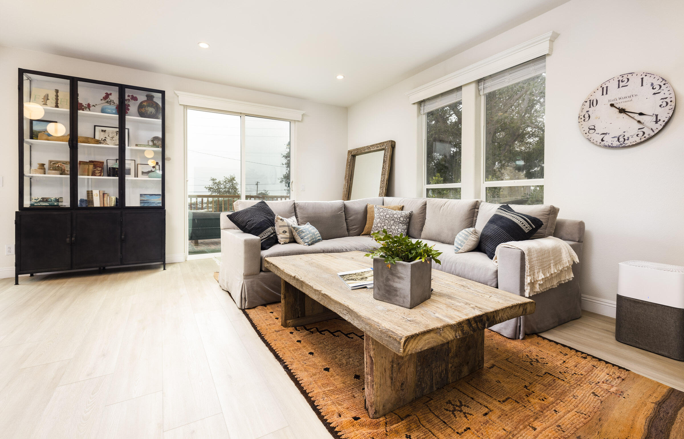 3880-3882 Foothill Road Carpinteria, CA 93013 - Photo 25 of 30 Light and Airy