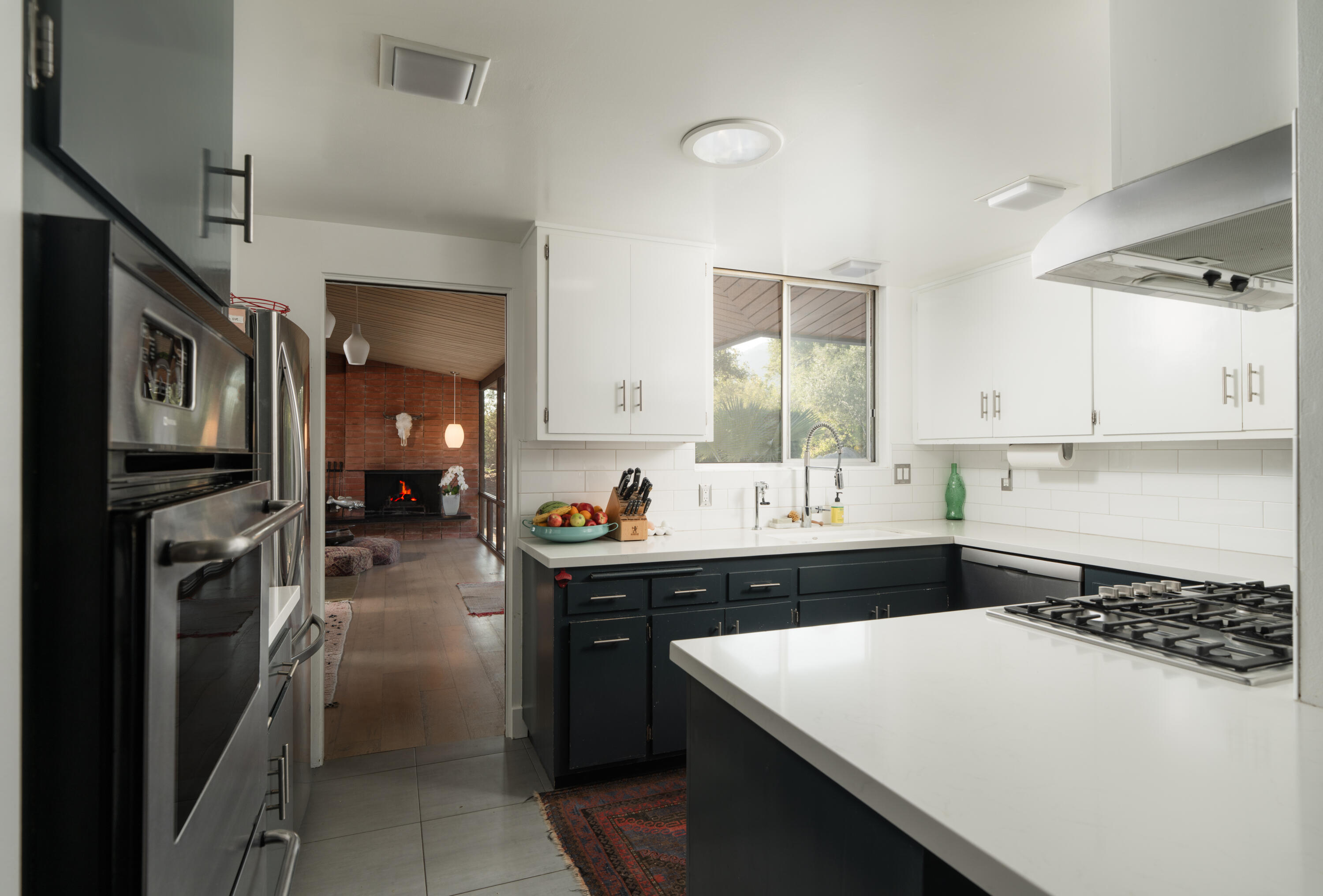 3880-3882 Foothill Road Carpinteria, CA 93013 - Photo 6 of 30 Kitchen