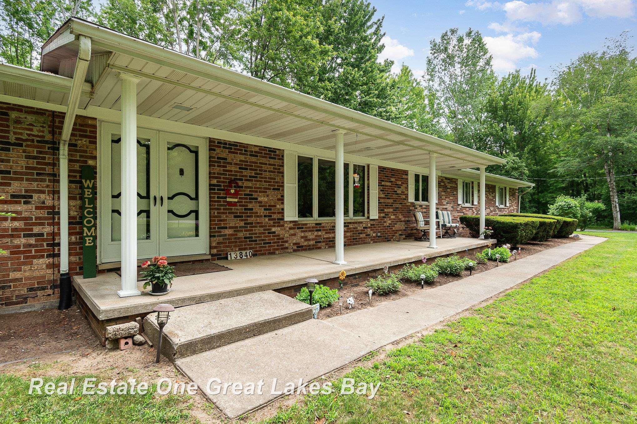 13840 Dice Road Hemlock, MI 48626 - Photo 2 of 35