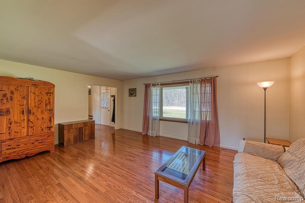 41351 Harris Road Belleville, MI 48111 - Photo 11 of 30