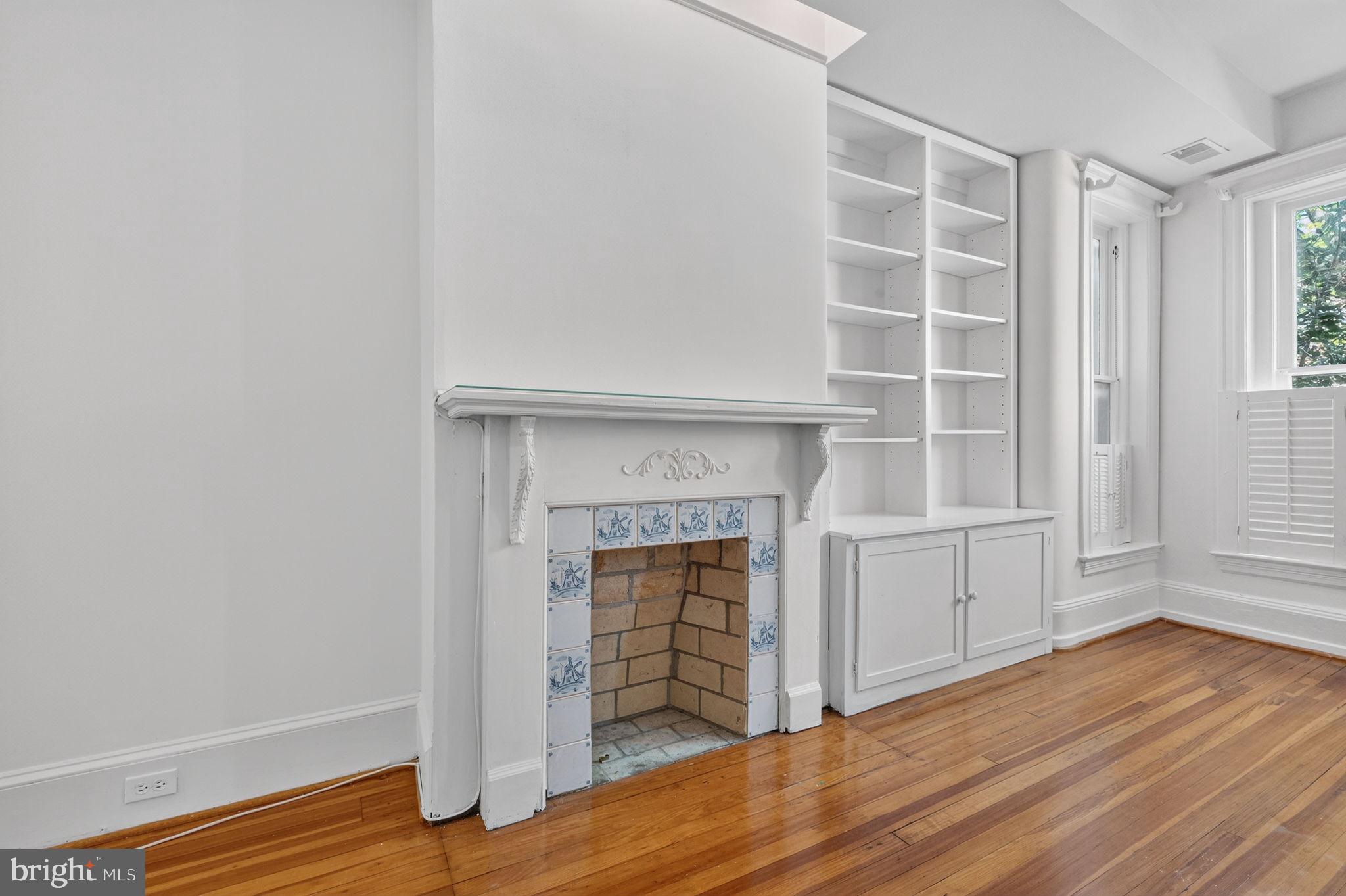 1944 Calvert Street Northwest Washington, DC 20009 - Photo 36 of 74 Mantle unit 2