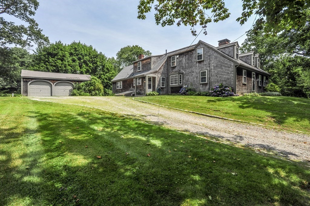 208 Prospect Street Hingham, MA 02043 - Photo 4 of 34 a front view of house with yard and green space