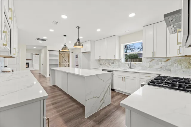 $699,000 | 12551 Honeywood Trail, Houston, TX 77077