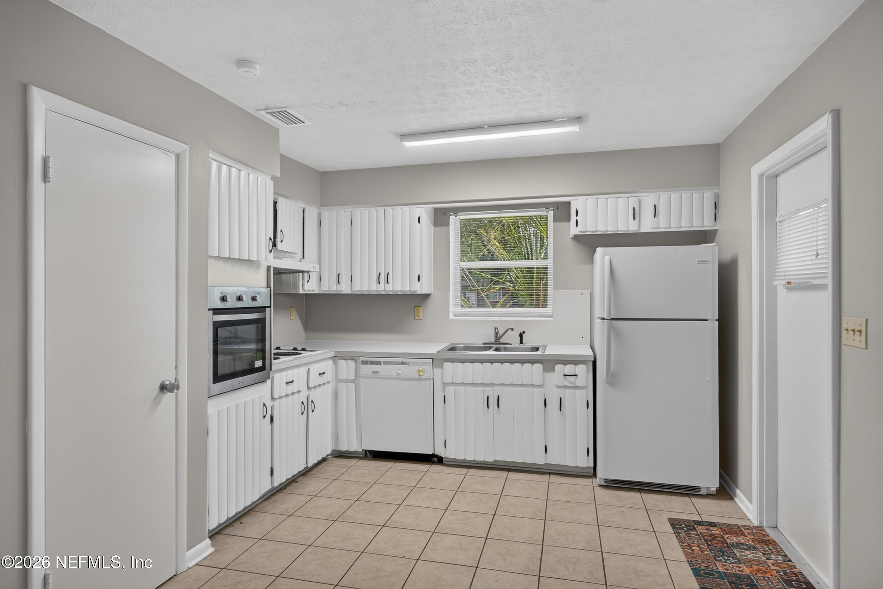 5527 Beney Road Jacksonville, FL 32207 - Photo 10 of 27 10-5527 Beney Rd-15