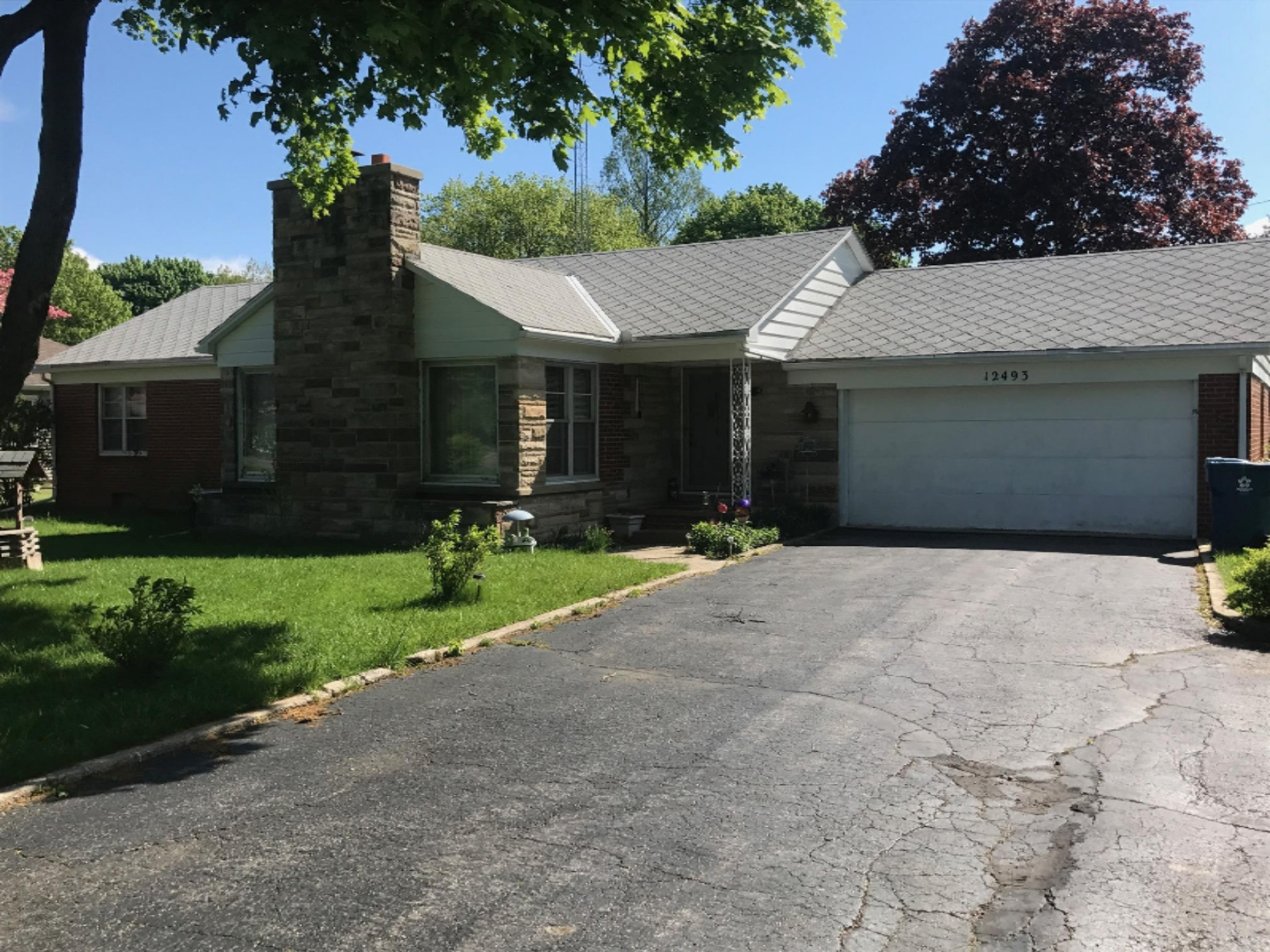 12493 South Sprinkle Road Vicksburg, MI 49097 - Photo 1 of 11 IMG_0039