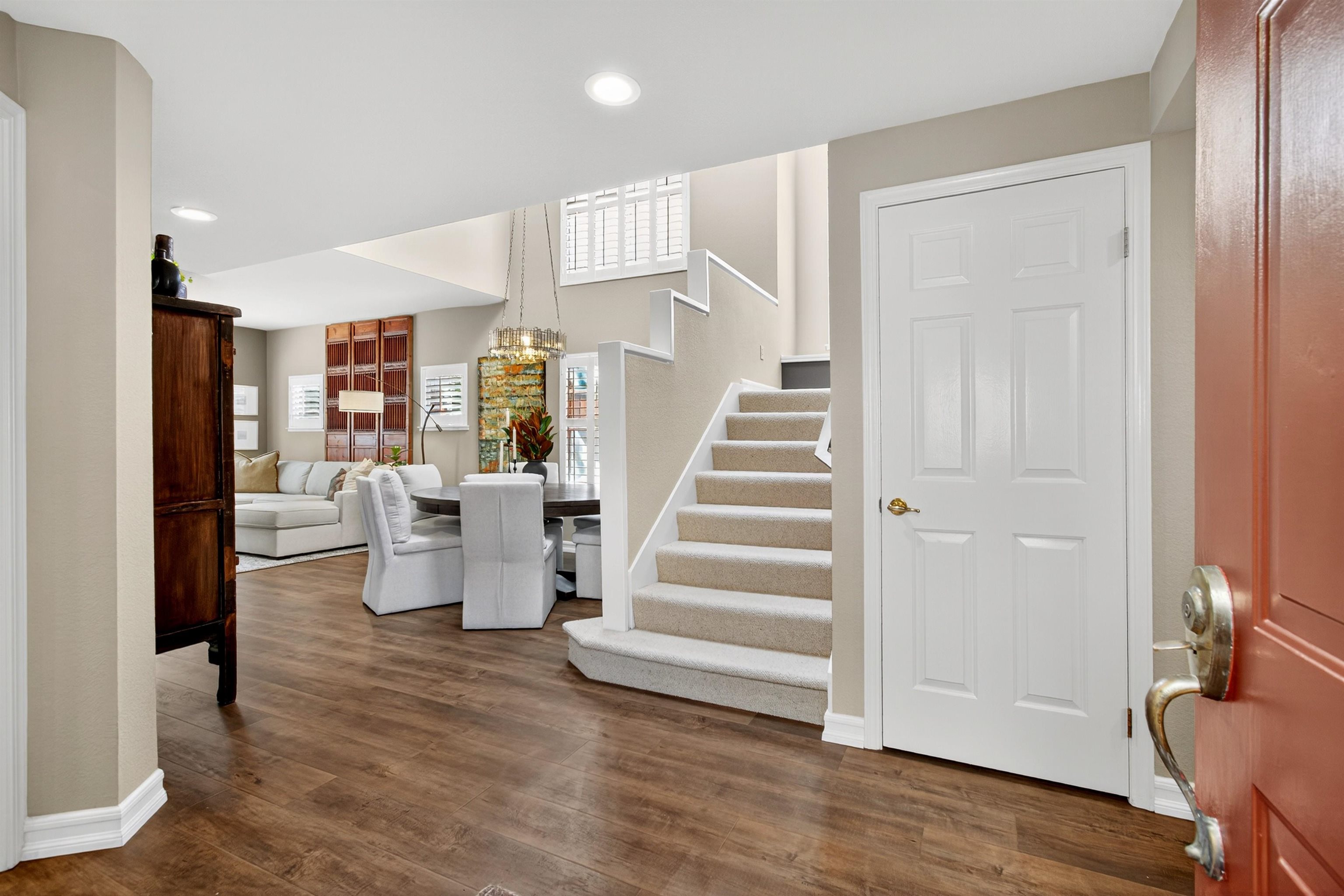 6206 Lakeview Circle San Ramon, CA 94582 - Photo 11 of 57 a view of a living room and entry way