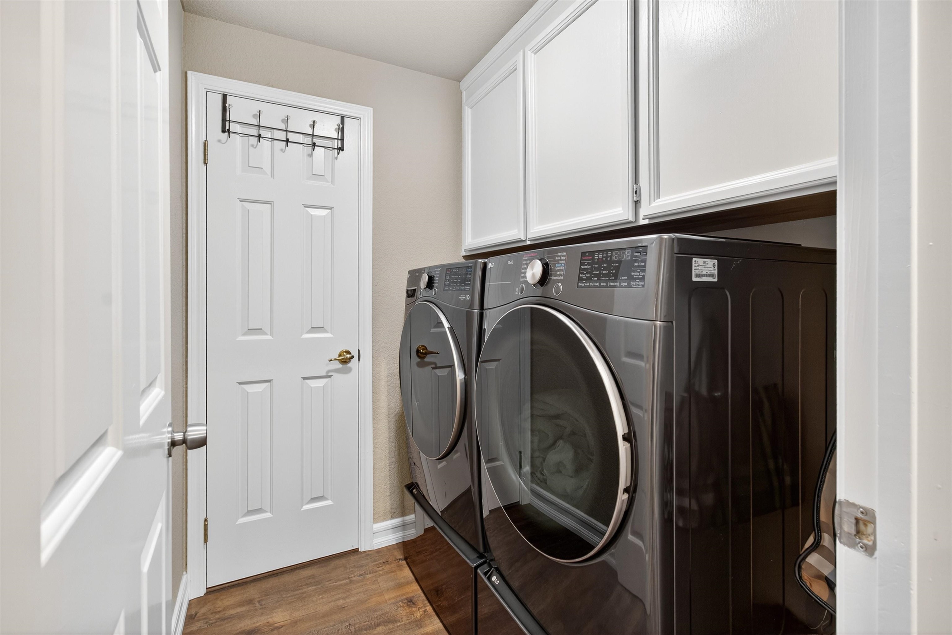 6206 Lakeview Circle San Ramon, CA 94582 - Photo 44 of 57 a utility room with dryer and washer