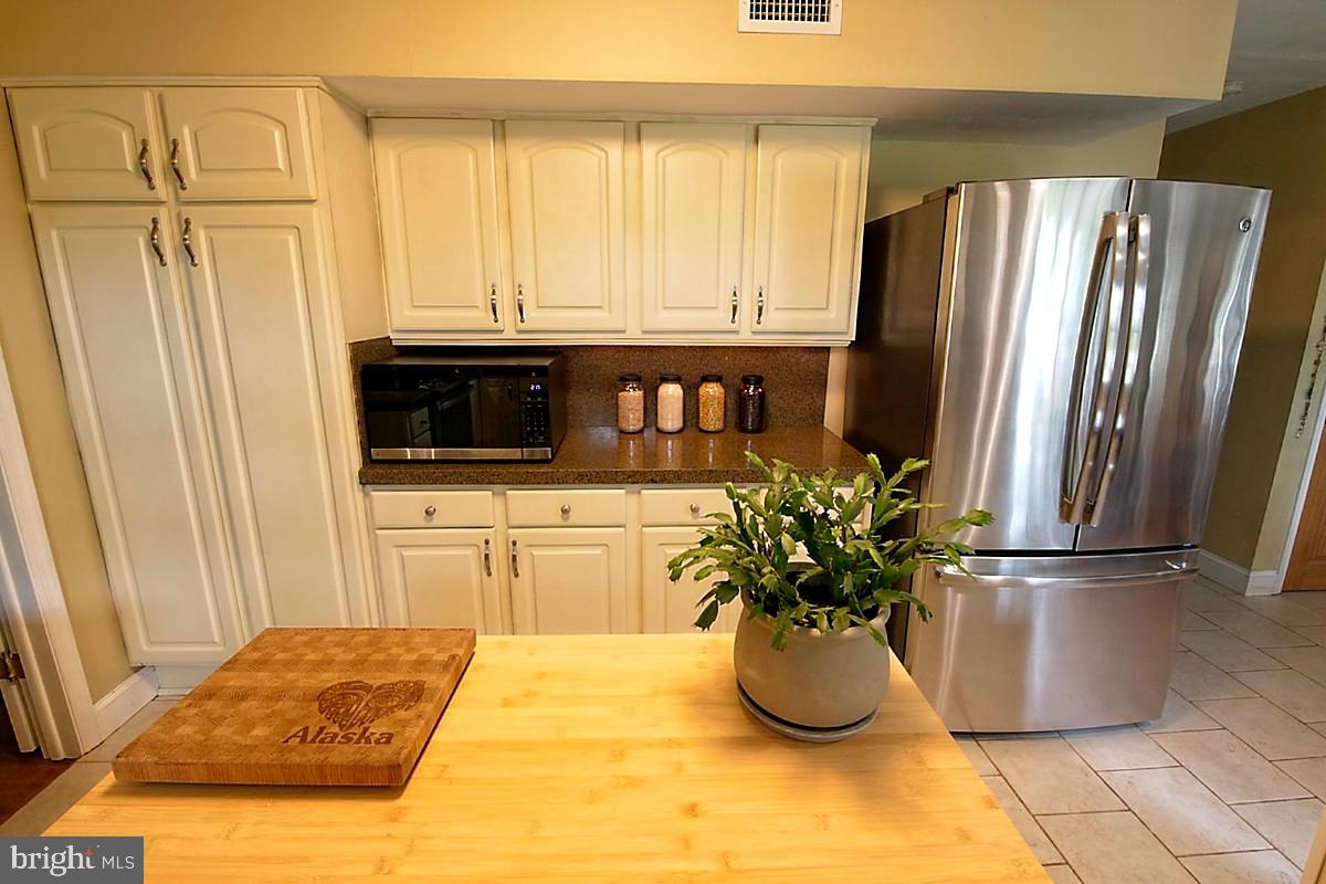 3314 Stump Hall Road Collegeville, PA 19426 - Photo 4 of 55 Amazing updated kitchen !