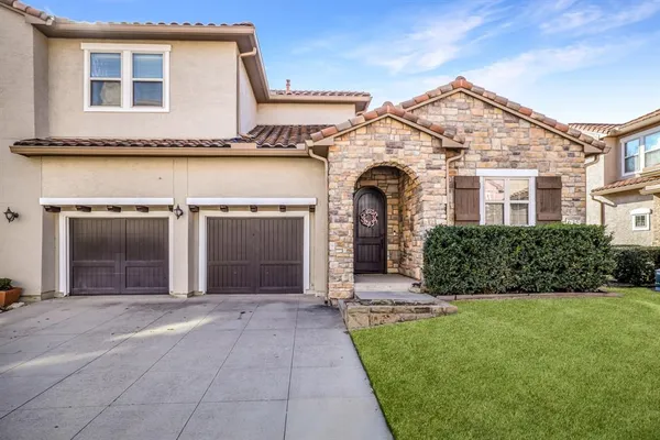 $575,000 | 635 Via Ravello, Irving, TX 75039