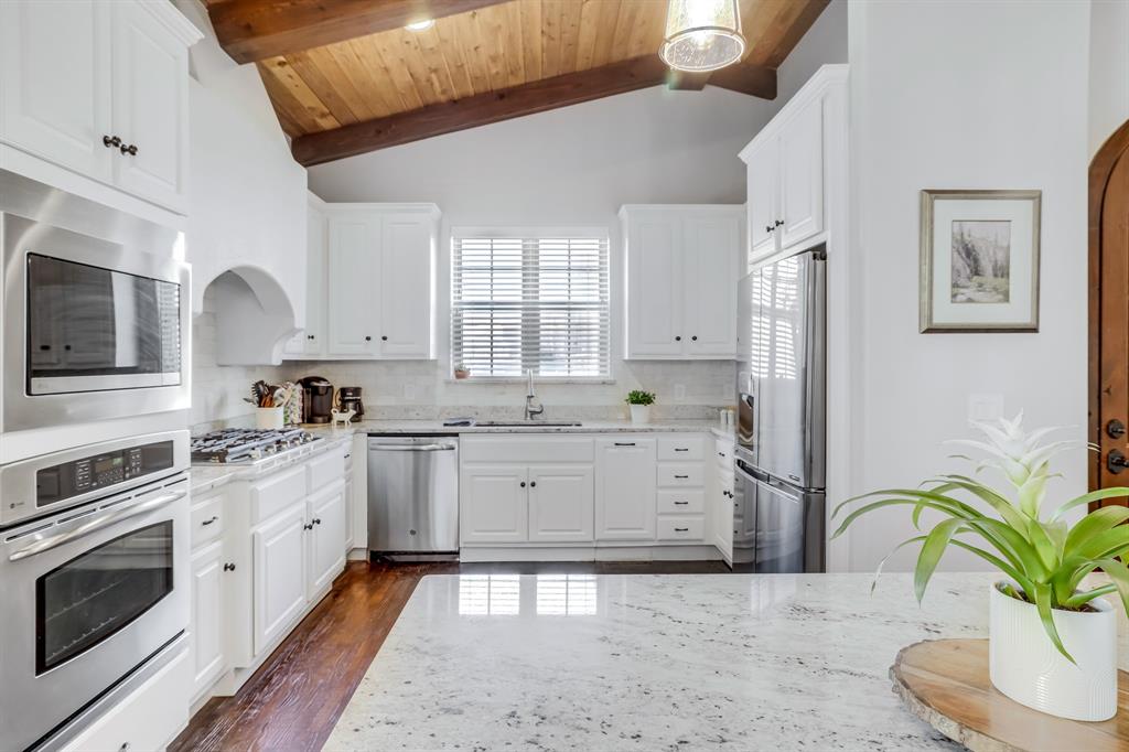 635 Via Ravello Irving, TX 75039 - Photo 2 of 27