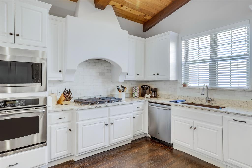 635 Via Ravello Irving, TX 75039 - Photo 3 of 27