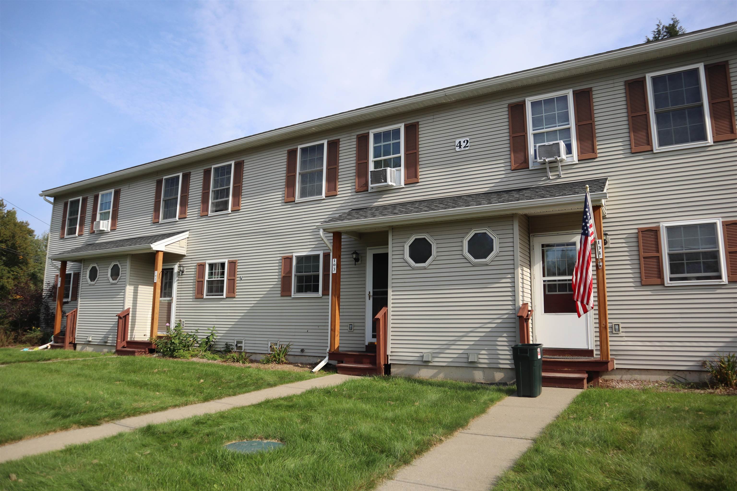 42 Colonial Road, Unit 103 Fairfax, VT 05454 - Photo 1 of 25