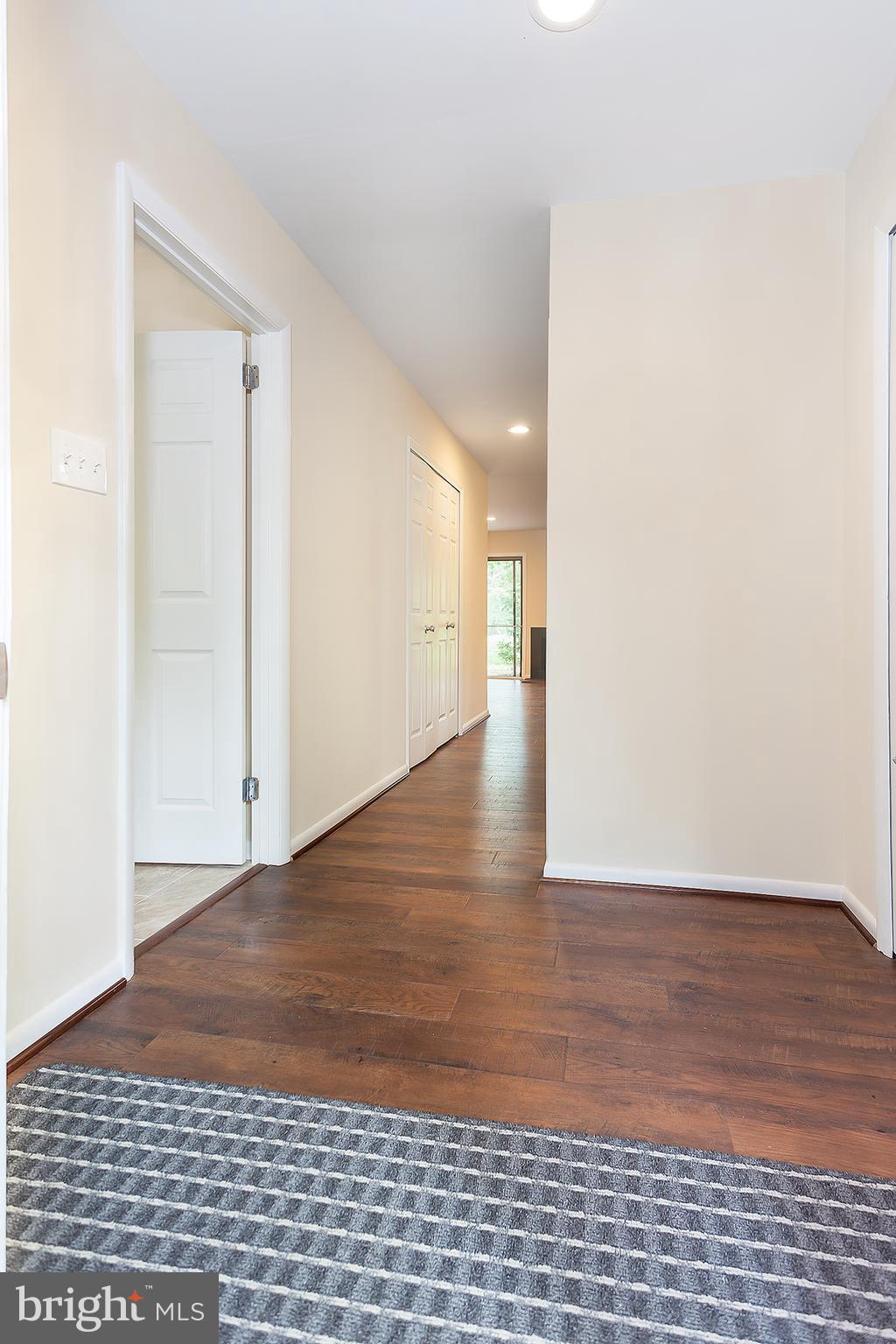 2047 Approach Lane Reston, VA 20191 - Photo 7 of 28 Interior (General)