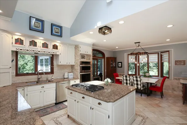 $799,000 | 25440 North Wagon Wheel Court, Barrington, IL 60010