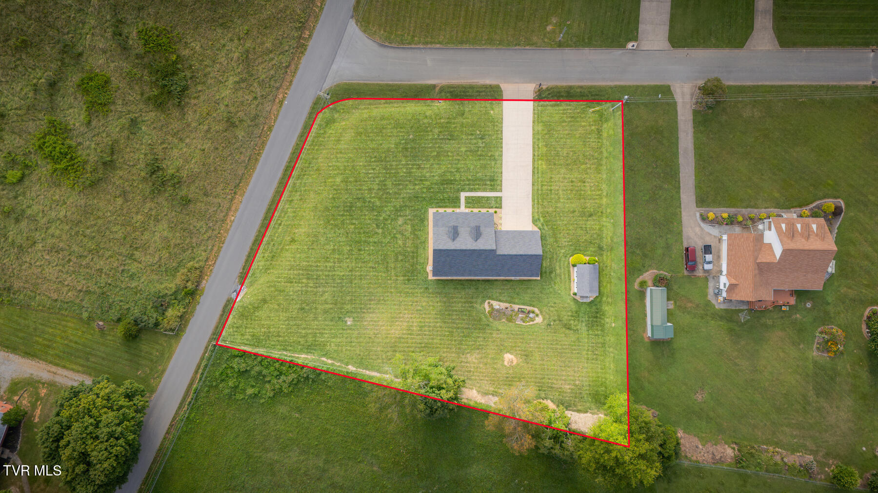 463 Pine Ridge Drive Afton, TN 37616 - Photo 37 of 43 106