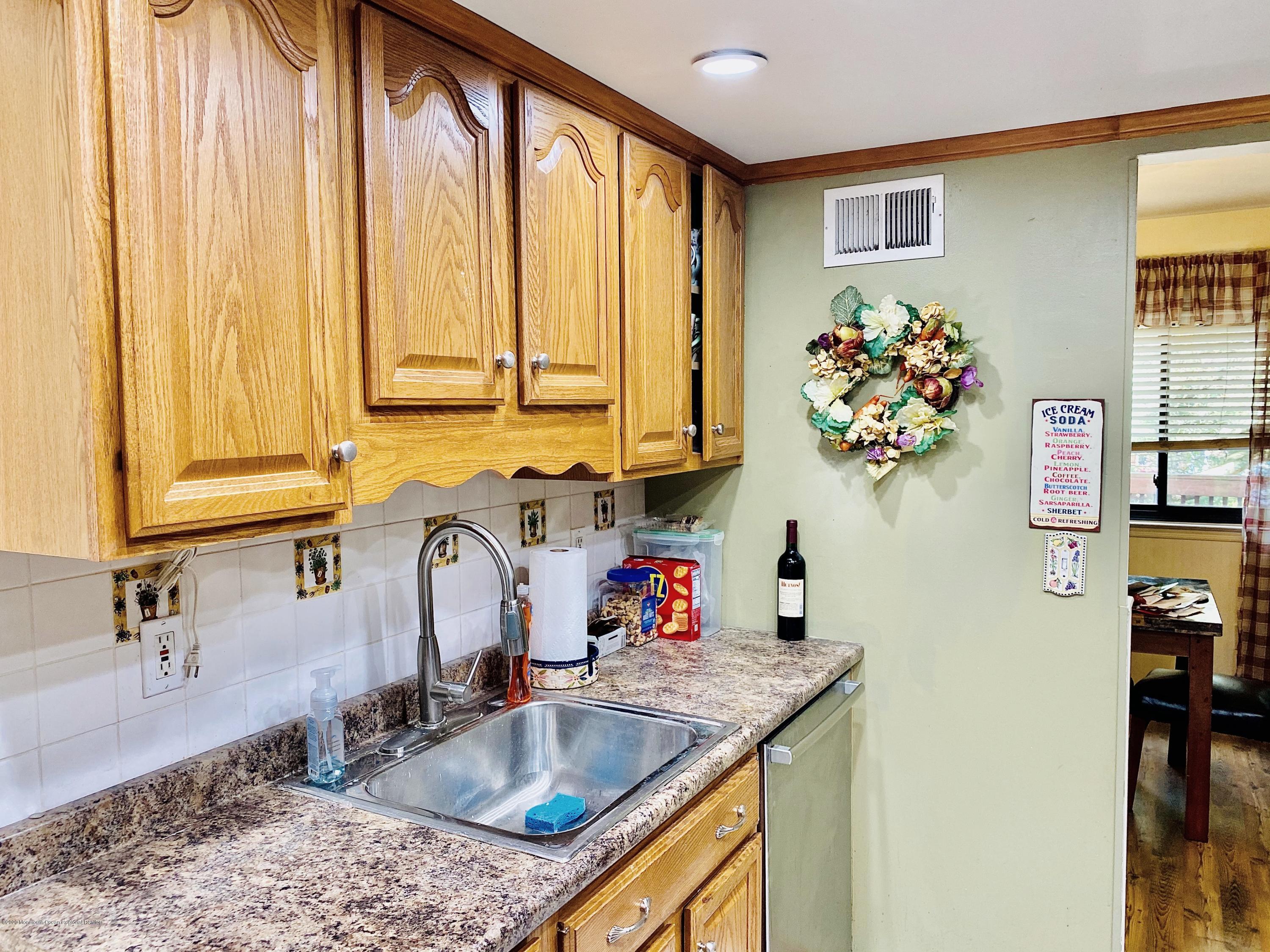 9 Jesse Road, Unit 1000 Howell, NJ 07731 - Photo 8 of 29 Kitchen 2