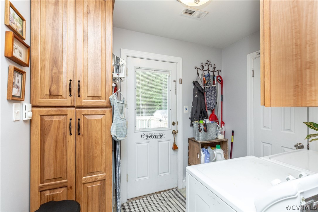 11231 Celtic Road Chesterfield, VA 23838 - Photo 21 of 26 a very nice looking room with a large window