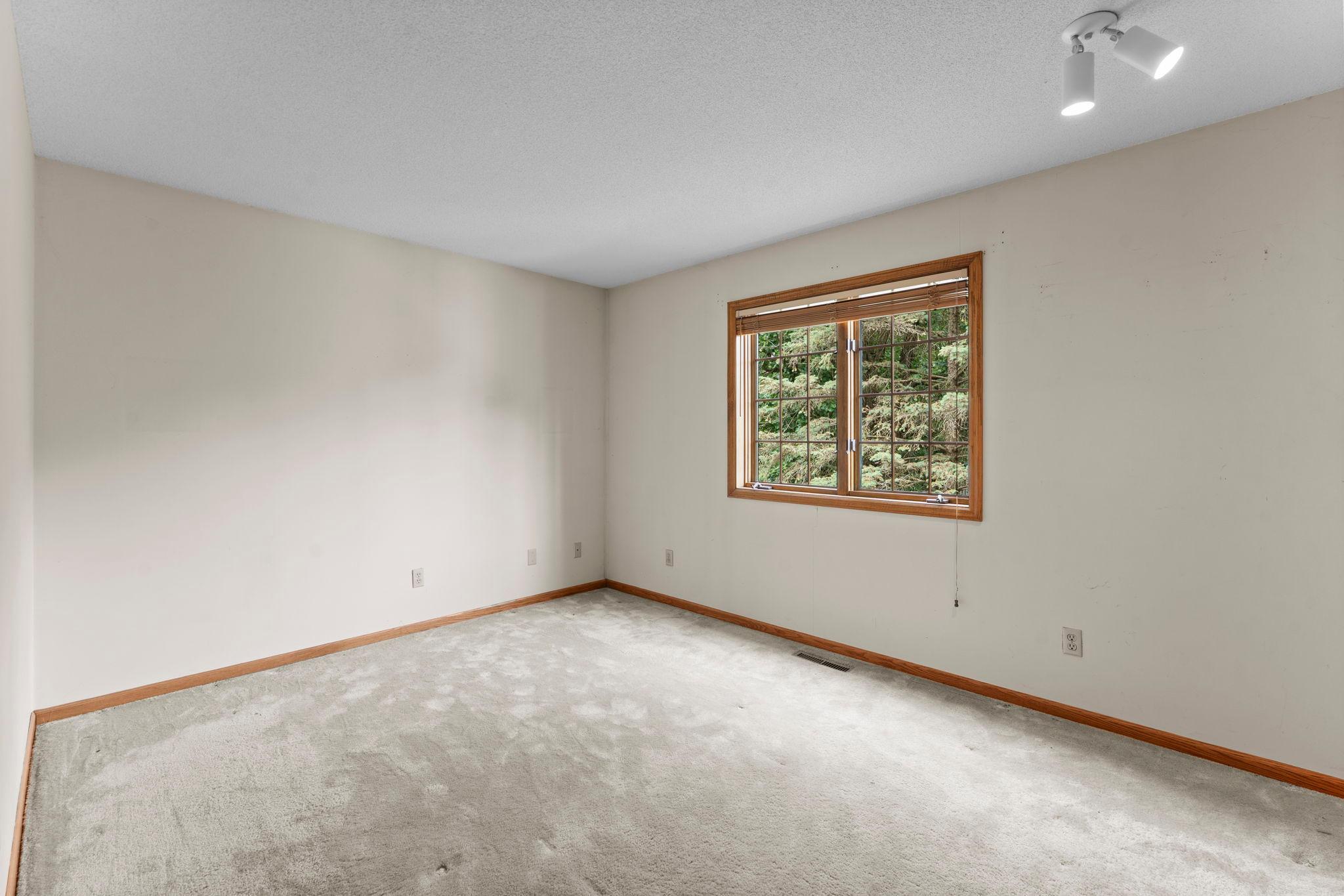 7890 Guild Court Apple Valley, MN 55124 - Photo 16 of 36