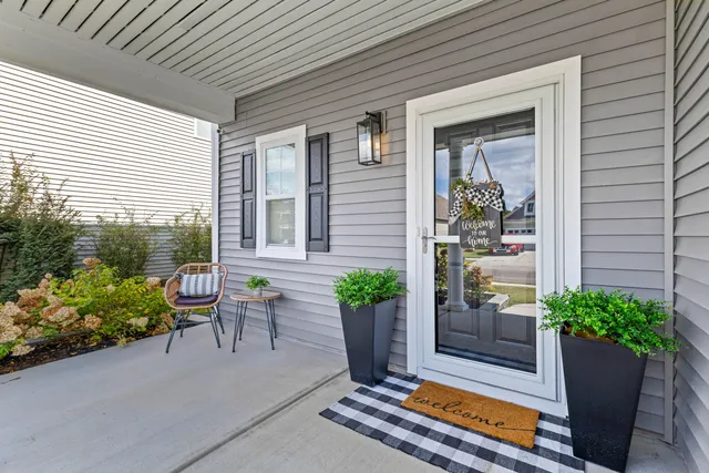 $369,900 | 570 Crossland Drive, Moncks Corner, SC 29461