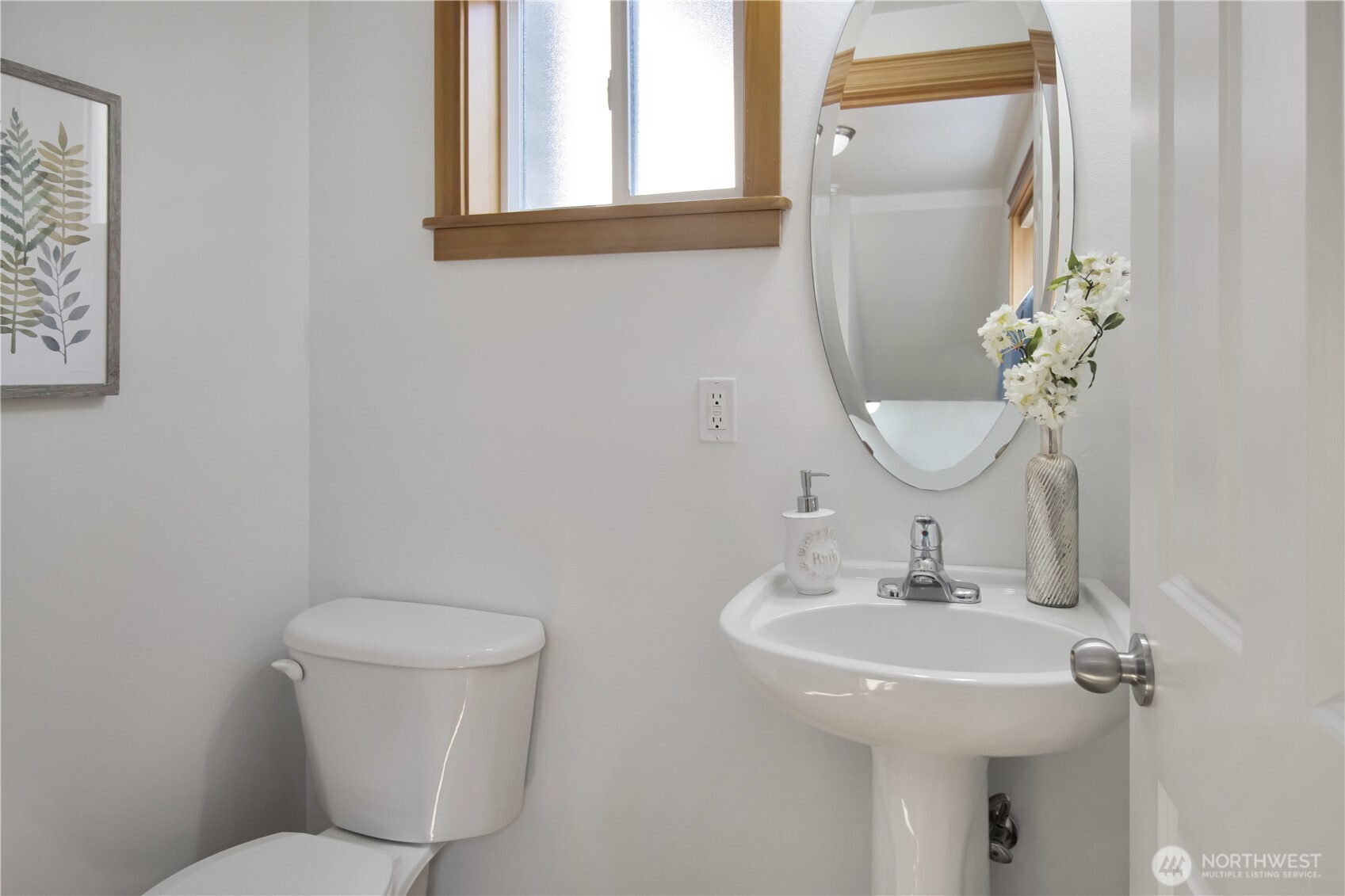 8515 Stone Avenue North, Unit A Seattle, WA 98103 - Photo 12 of 27