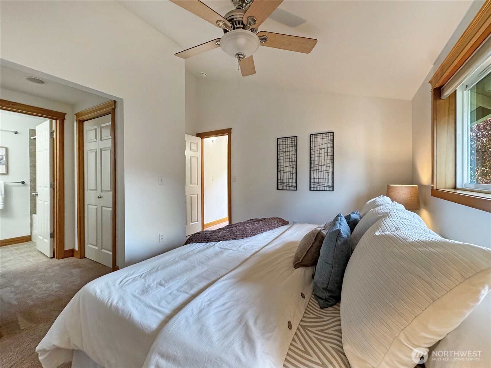 8515 Stone Avenue North, Unit A Seattle, WA 98103 - Photo 15 of 27