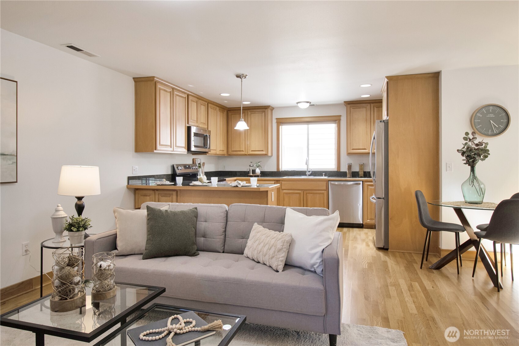 8515 Stone Avenue North, Unit A Seattle, WA 98103 - Photo 6 of 27