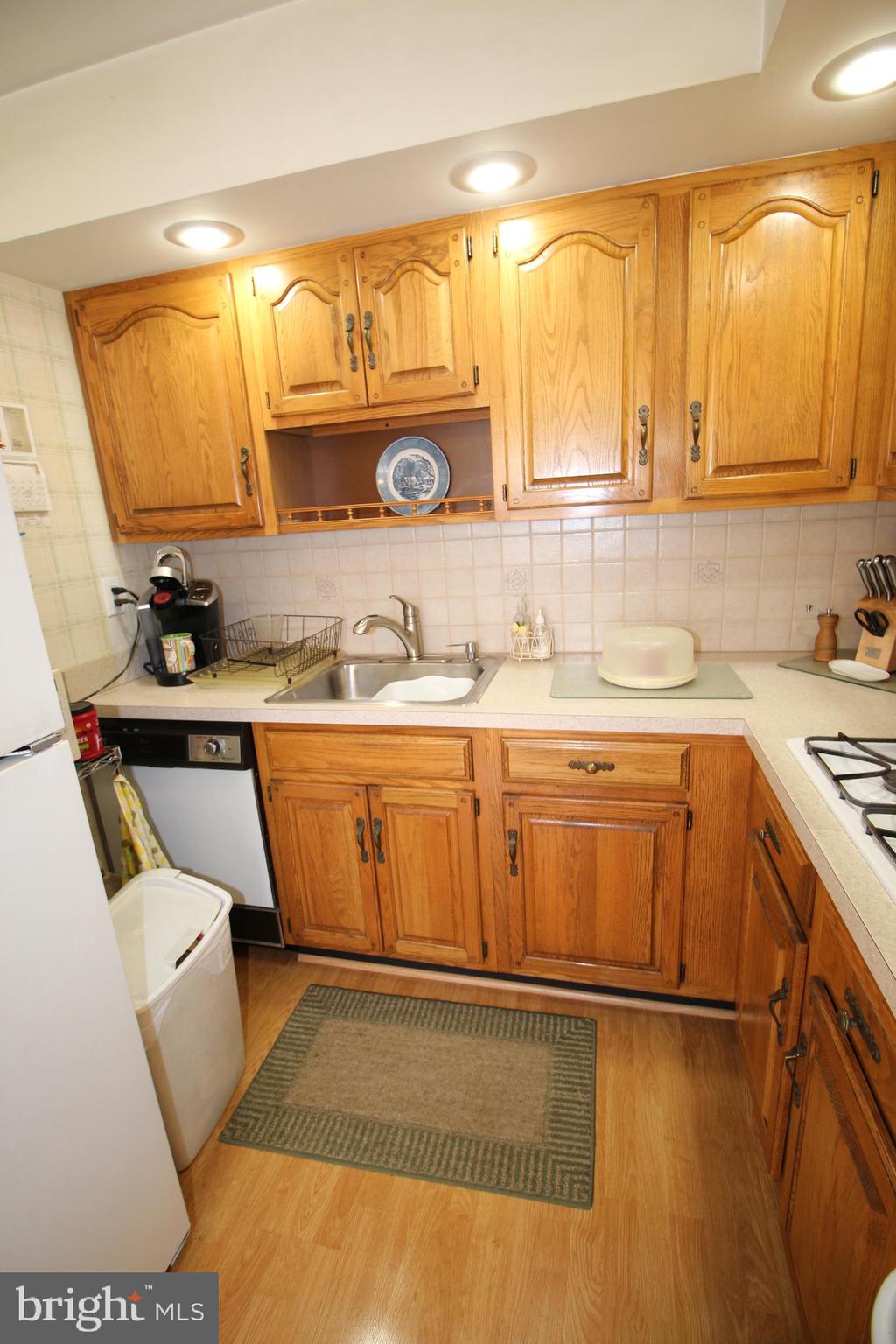 12524 Chilton Road Philadelphia, PA 19154 - Photo 12 of 31