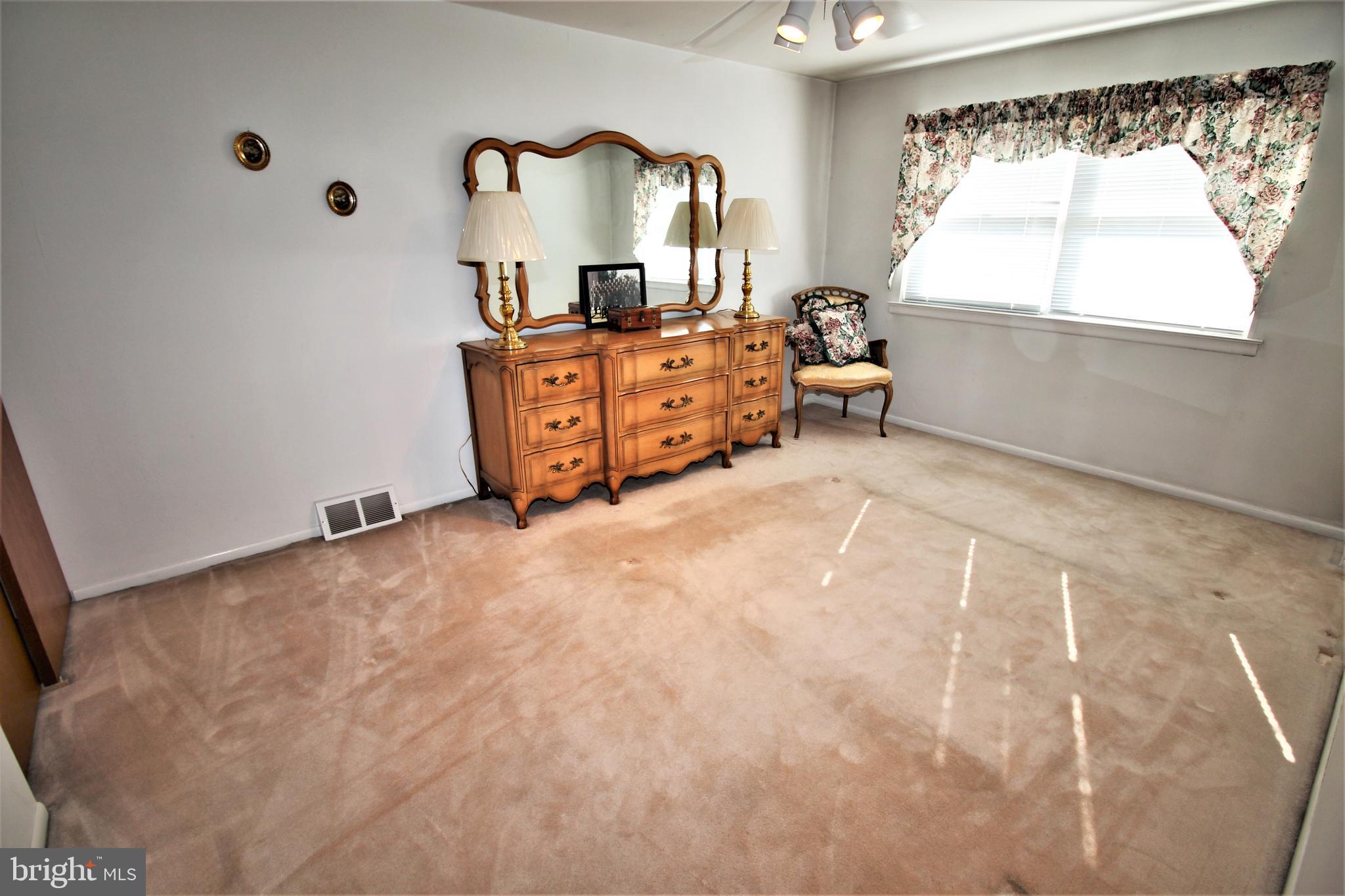 12524 Chilton Road Philadelphia, PA 19154 - Photo 19 of 31
