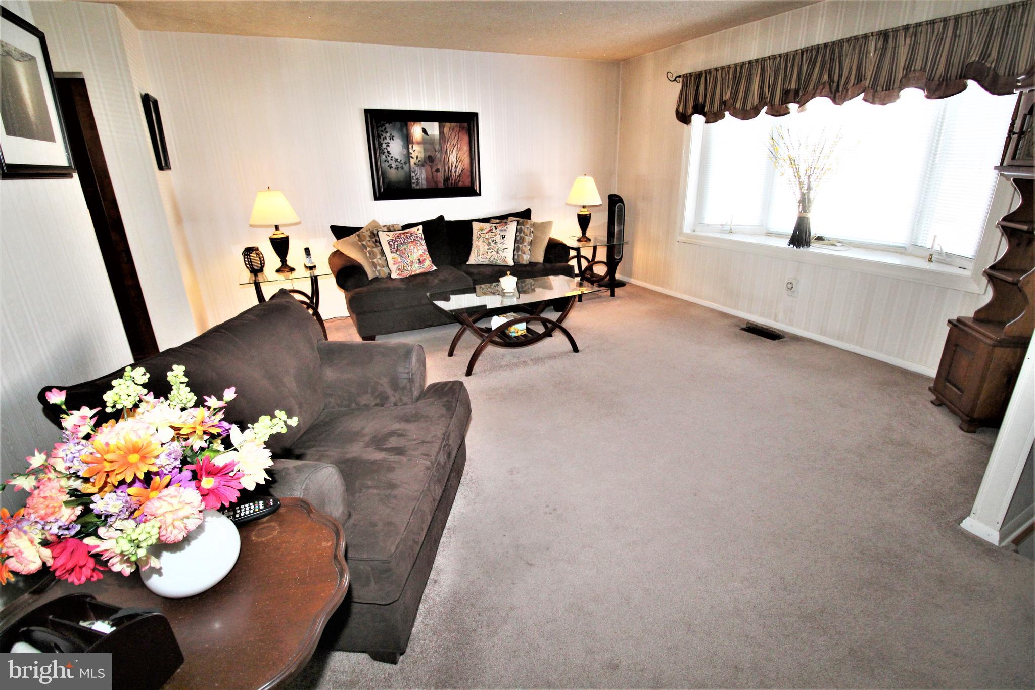 12524 Chilton Road Philadelphia, PA 19154 - Photo 4 of 31