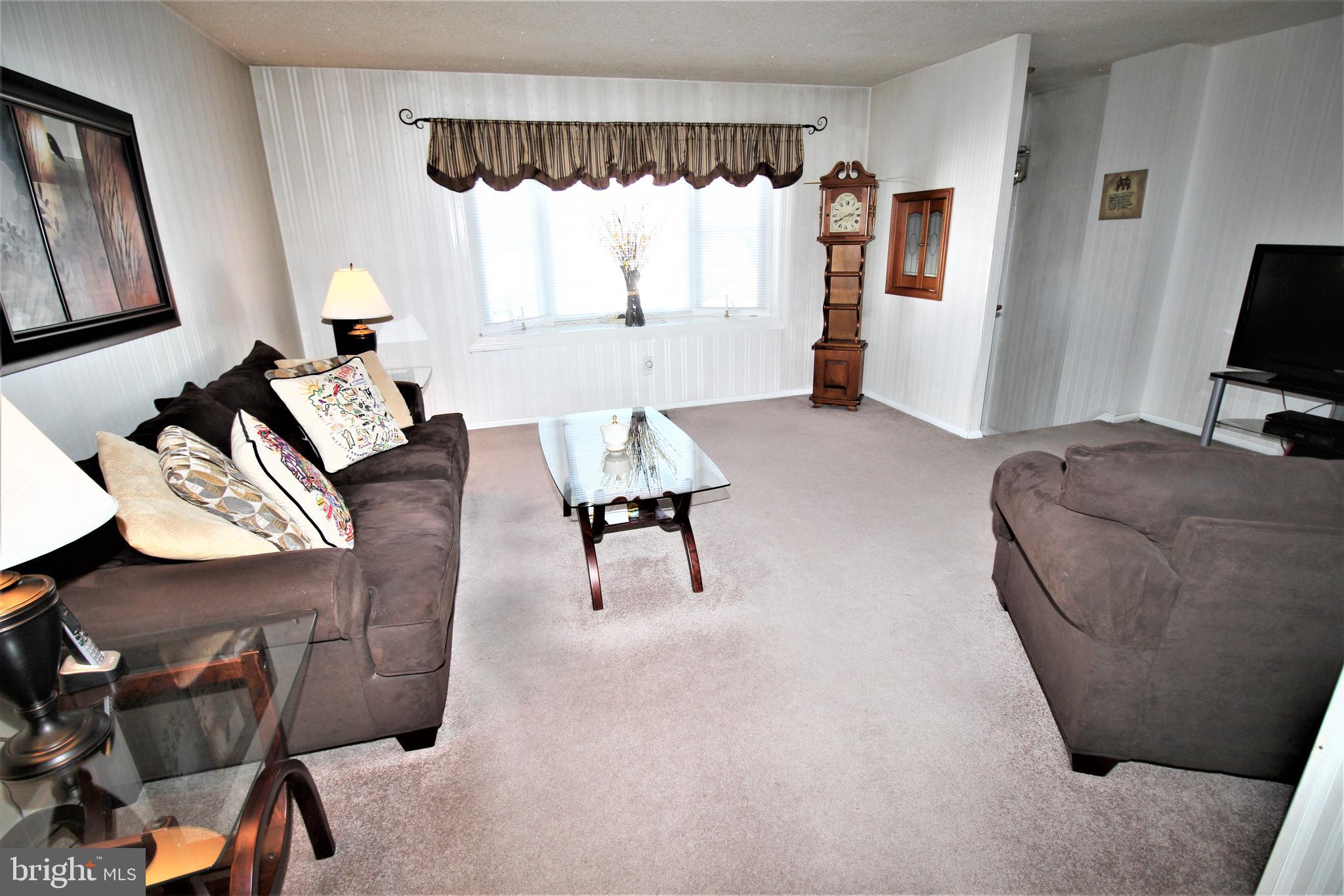 12524 Chilton Road Philadelphia, PA 19154 - Photo 6 of 31