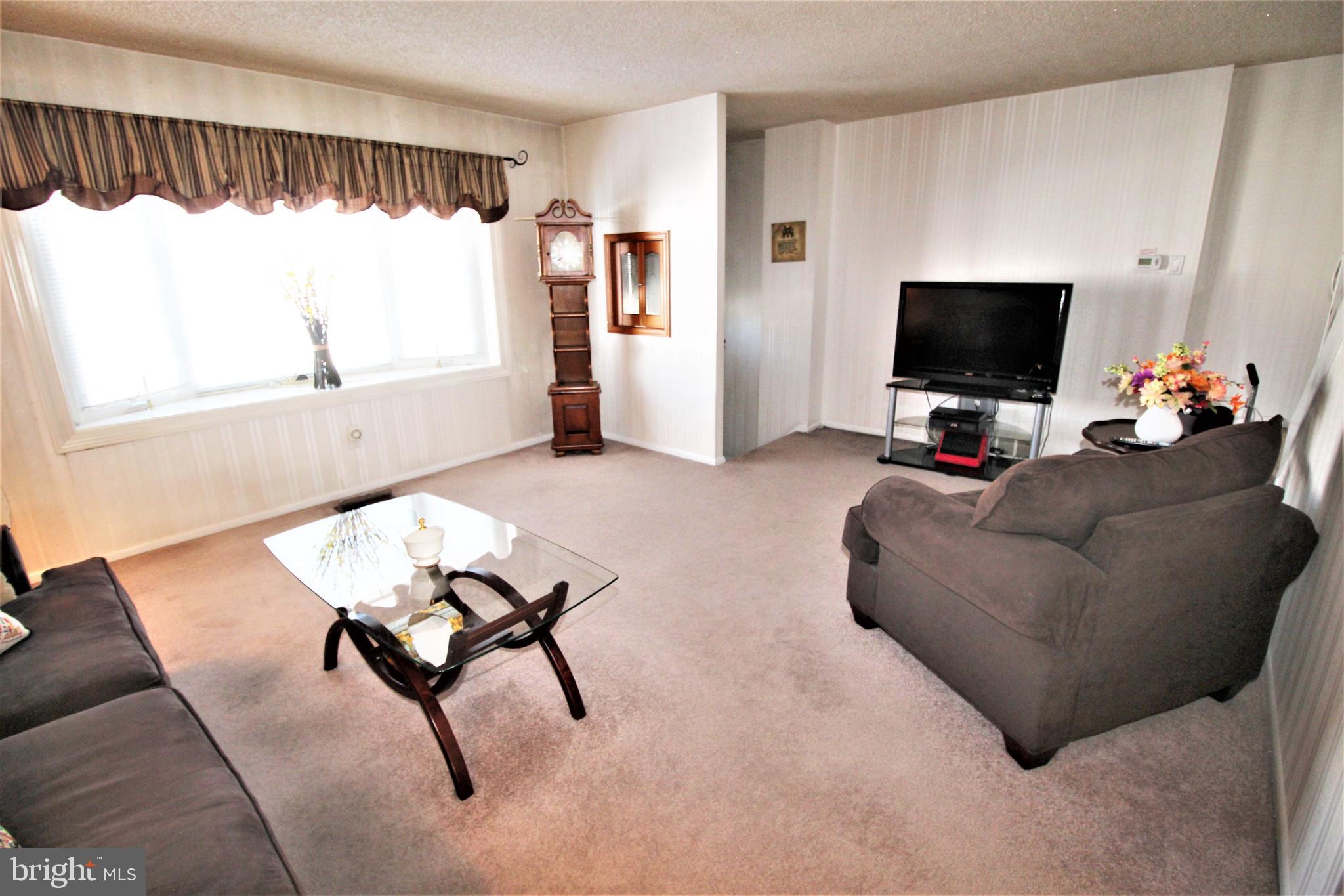 12524 Chilton Road Philadelphia, PA 19154 - Photo 7 of 31