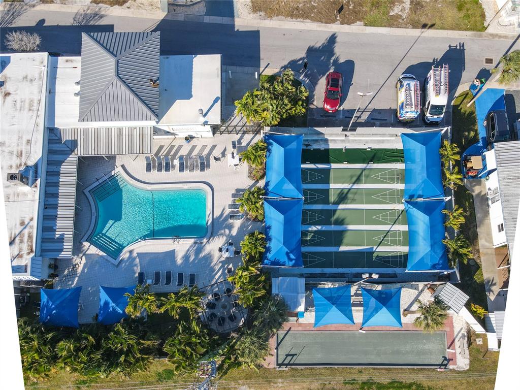 4902 91st Lane North St. Petersburg, FL 33708 - Photo 7 of 41 a view of front a house with a fountain