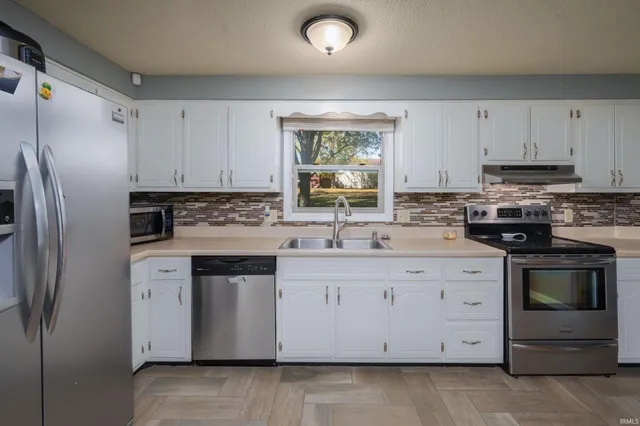 $219,900 | 7212 Treverton Drive, Fort Wayne, IN 46816