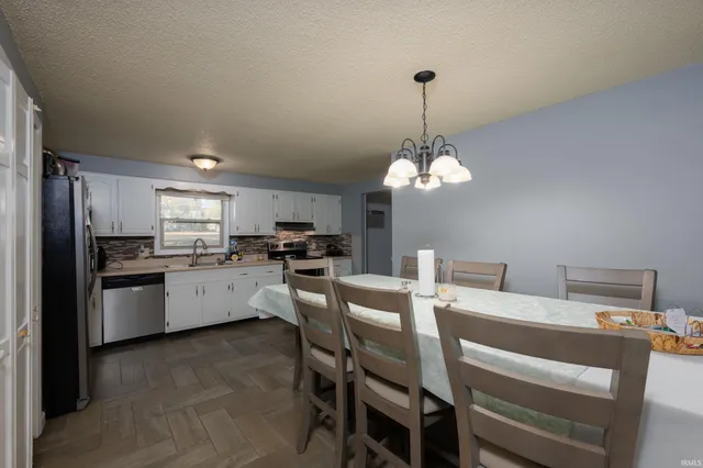 $219,900 | 7212 Treverton Drive, Fort Wayne, IN 46816