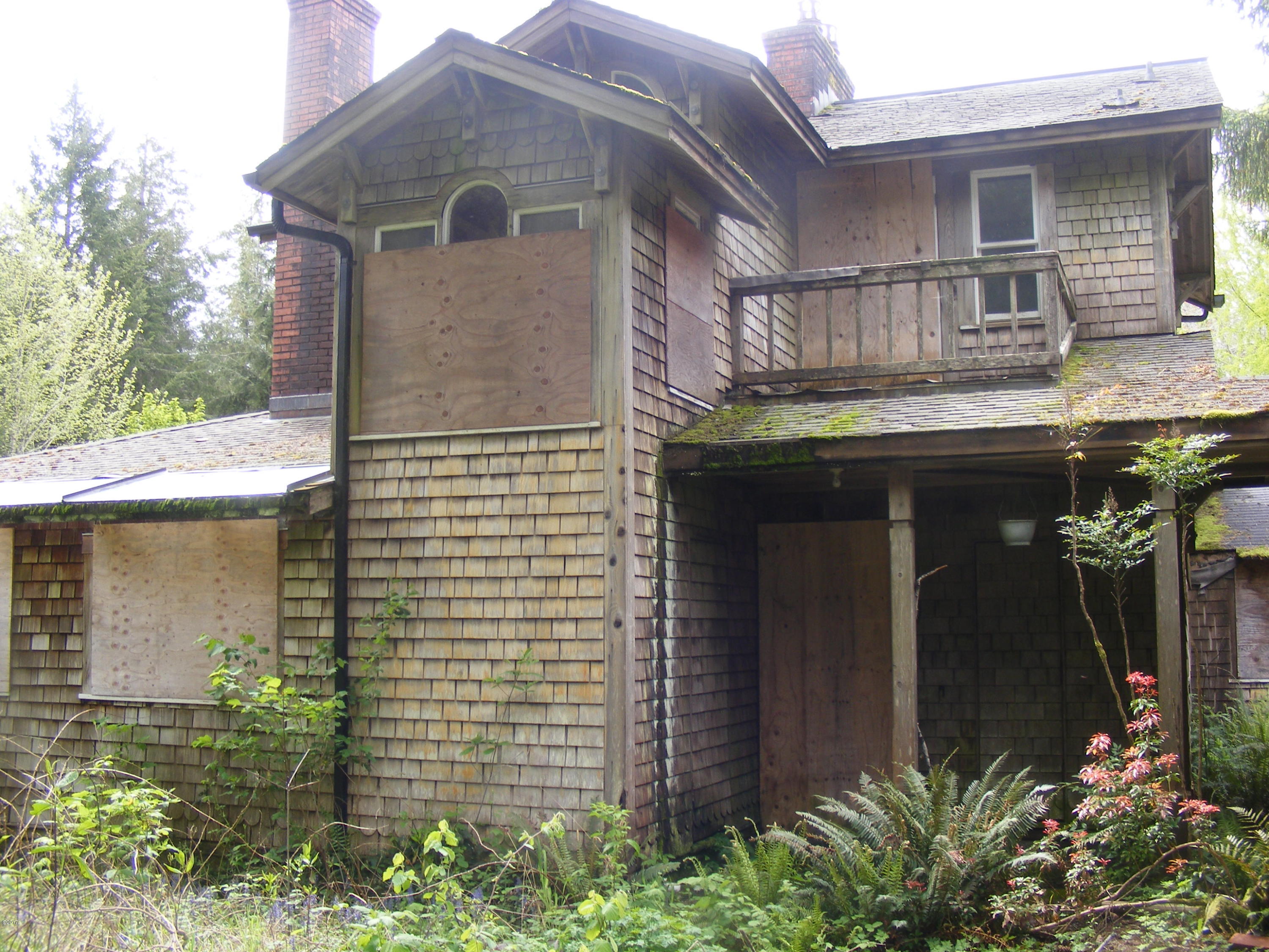 184 Gwee-Shut Road Siletz, OR 97380 - Photo 6 of 14 Old house back side