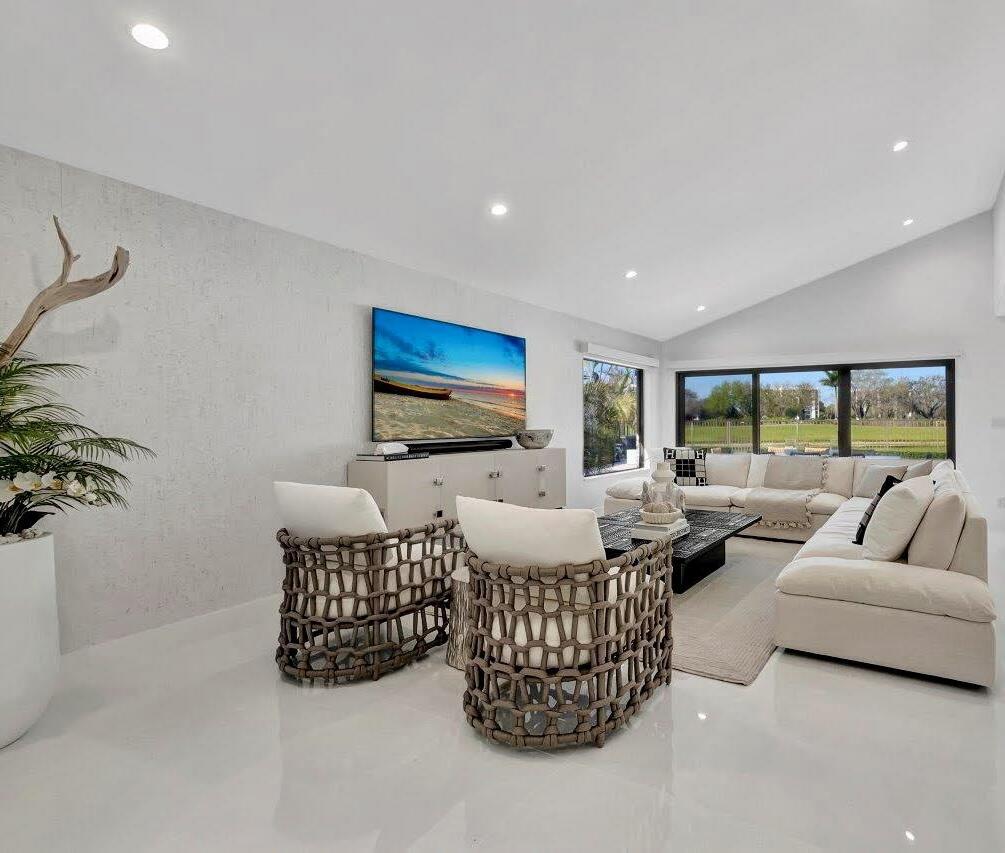 010E6EB5-4AAD-4127-9F37-C8C5DBD55C84