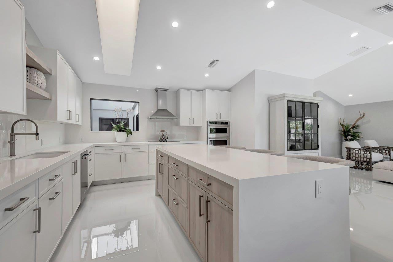 19564 Planters Point Drive Boca Raton, FL 33434 - Photo 9 of 41 D554C165-0F94-465A-865E-E249907717B6